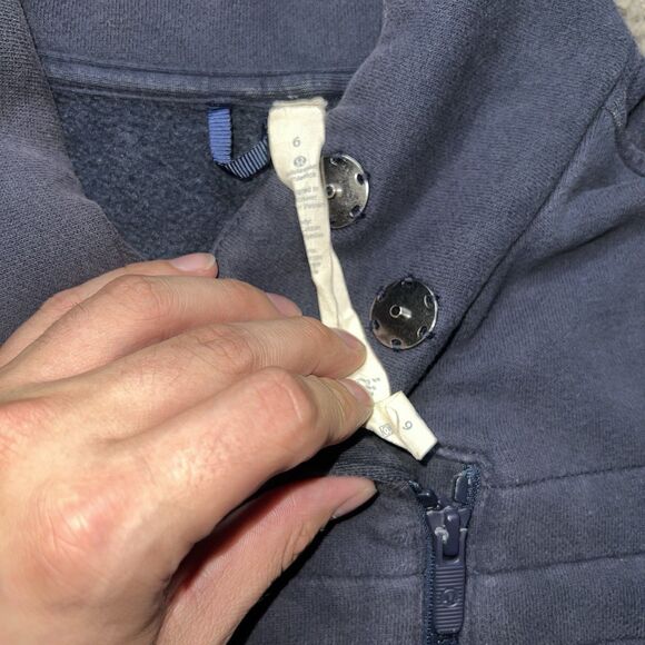 LULULEMON Womens BE TRUE Quilted Asymmetrical Zip Jacket NAVY BLUE size 6 - Picture 3 of 8